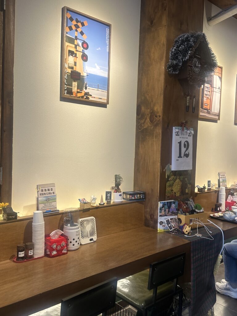 울산 남구 히히헤호 내부
지브리감성 일본 가정식 식당