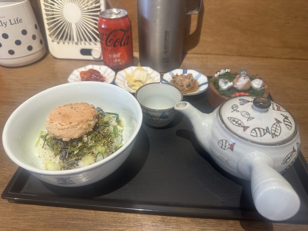 일본 여행의 향수를 불러일으키는 히히헤호의 명란 오차즈케 한 상